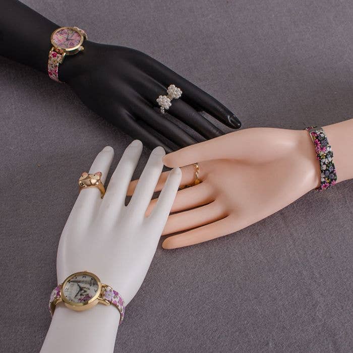 ST029 Hand display stand for gloves and cuffs in White