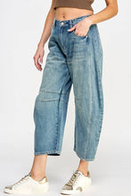 Load image into Gallery viewer, Mid-Rise Barrel Jeans
