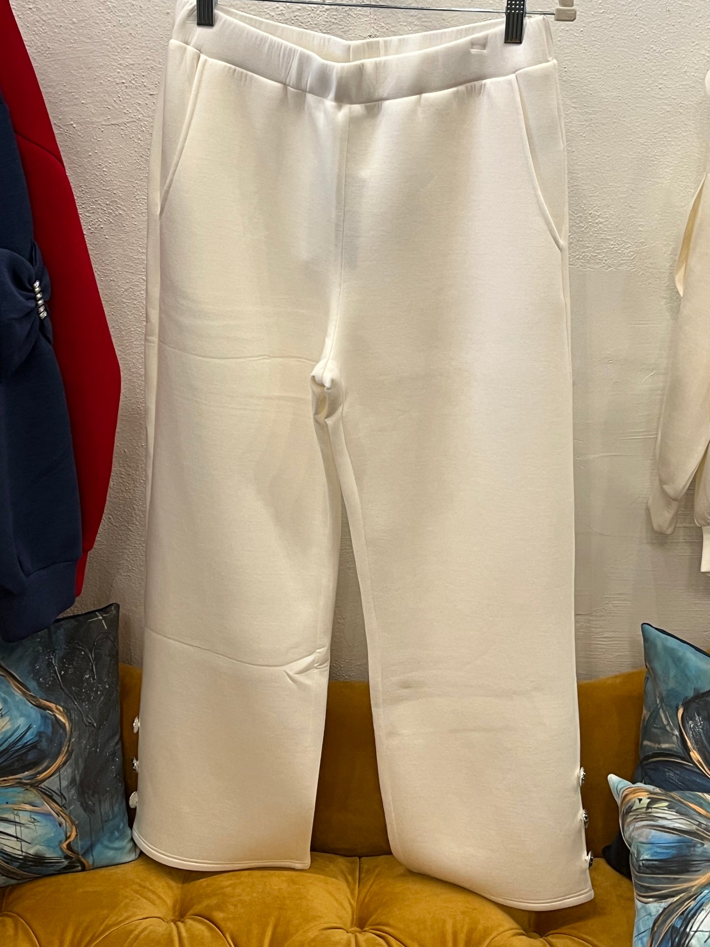 Faye Pant
