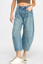 Load image into Gallery viewer, Mid-Rise Barrel Jeans
