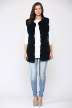 Load image into Gallery viewer, Joan Fur Vest
