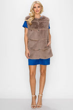 Load image into Gallery viewer, Joan Fur Vest
