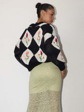Load image into Gallery viewer, Vintage Flower &amp; Diamond Sweater
