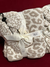 Load image into Gallery viewer, Leopard Blanket &amp; Slipper Gift Set
