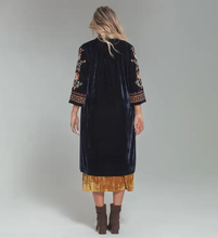 Load image into Gallery viewer, Velvet Duster
