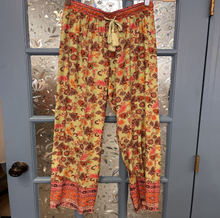 Load image into Gallery viewer, Border Print Pants
