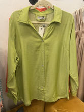 Load image into Gallery viewer, Tencel Twill Button Front Blouse
